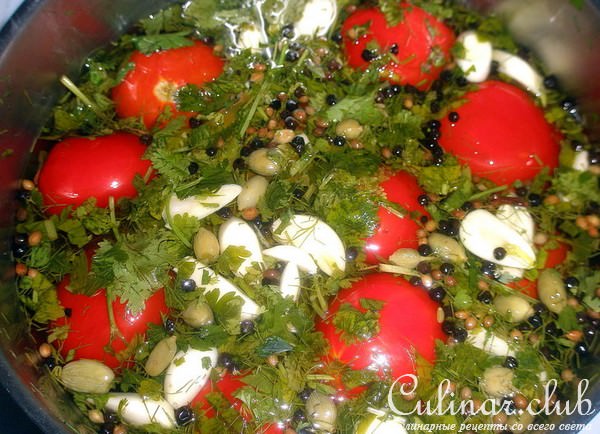 Пряные маринованные помидоры